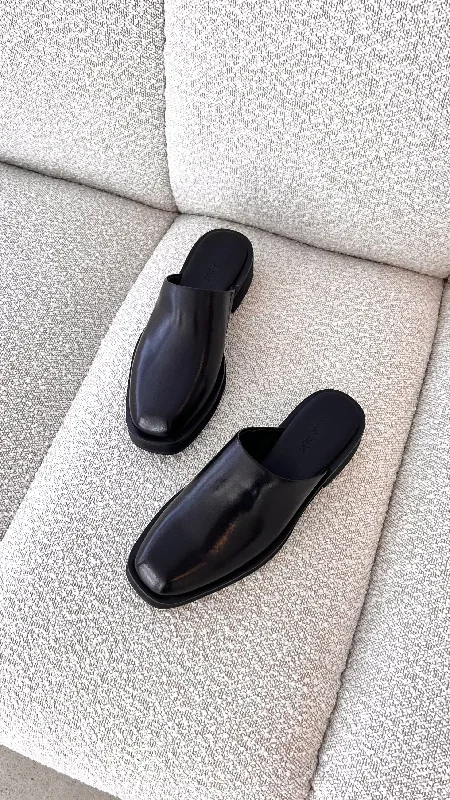 Alias Mae Zayn Slide - Black Leather