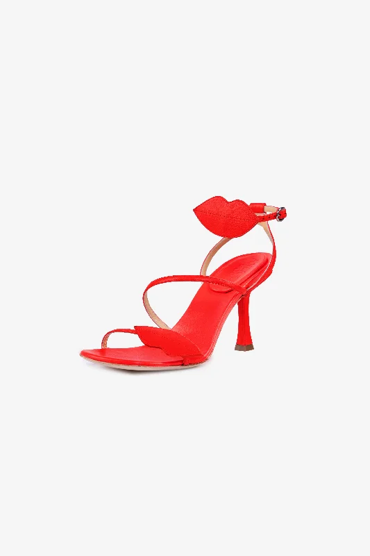 Beta Kiss Round Toe Sandal With Lip Red