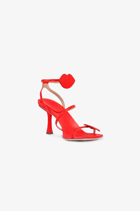 Beta Kiss Round Toe Sandal With Lip Red