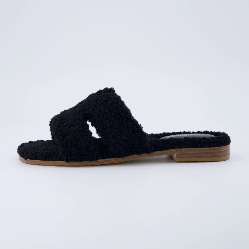 Visa Cozy Flat Sandal